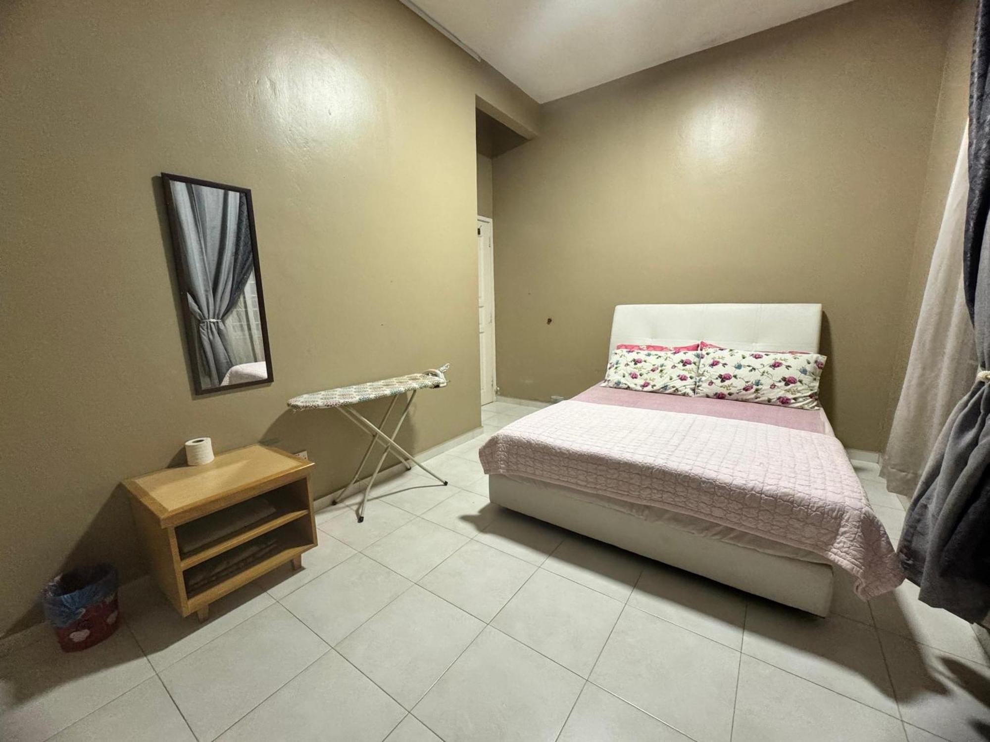 Homestay Melaka Executive ภายนอก รูปภาพ