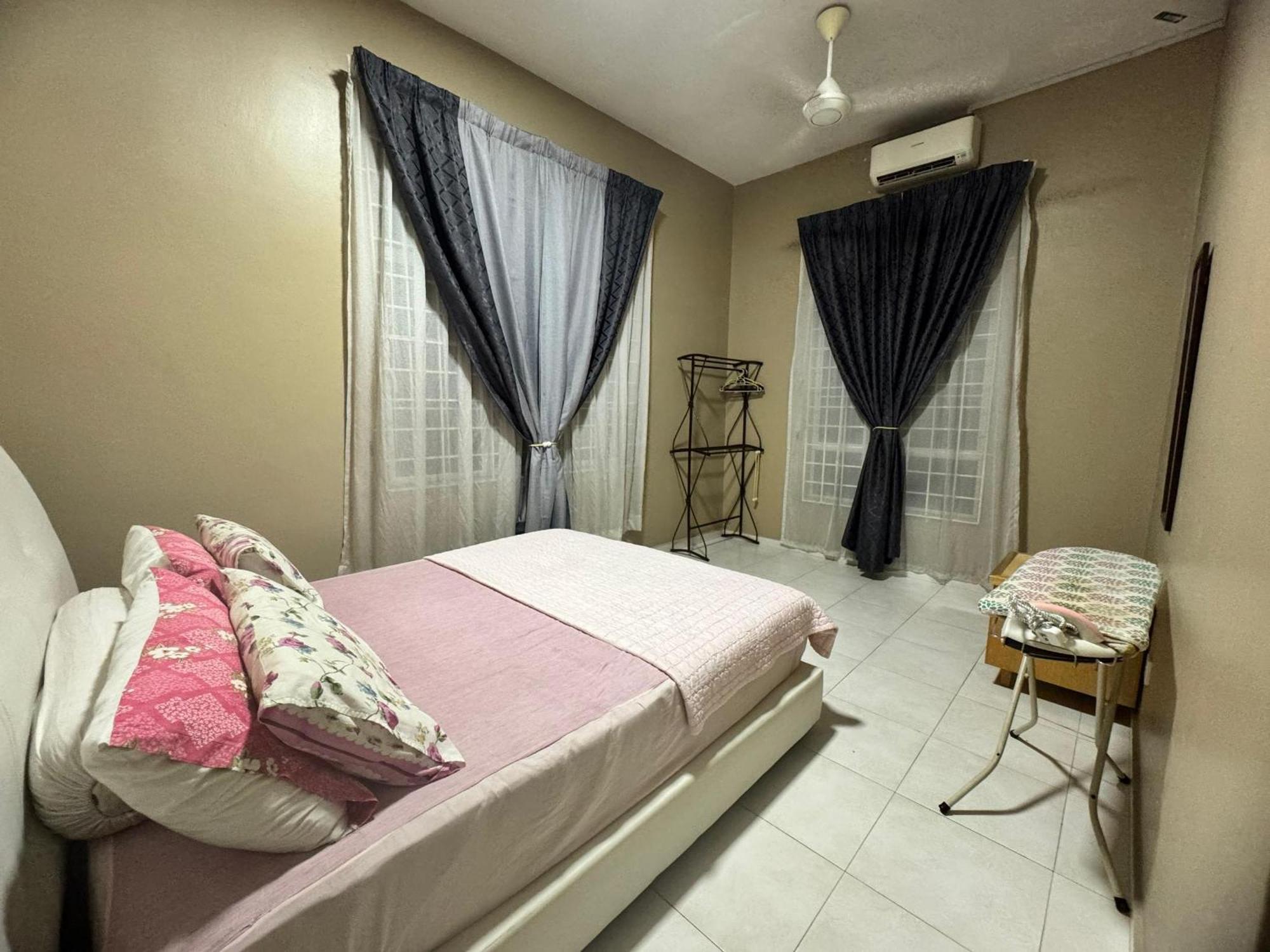 Homestay Melaka Executive ภายนอก รูปภาพ