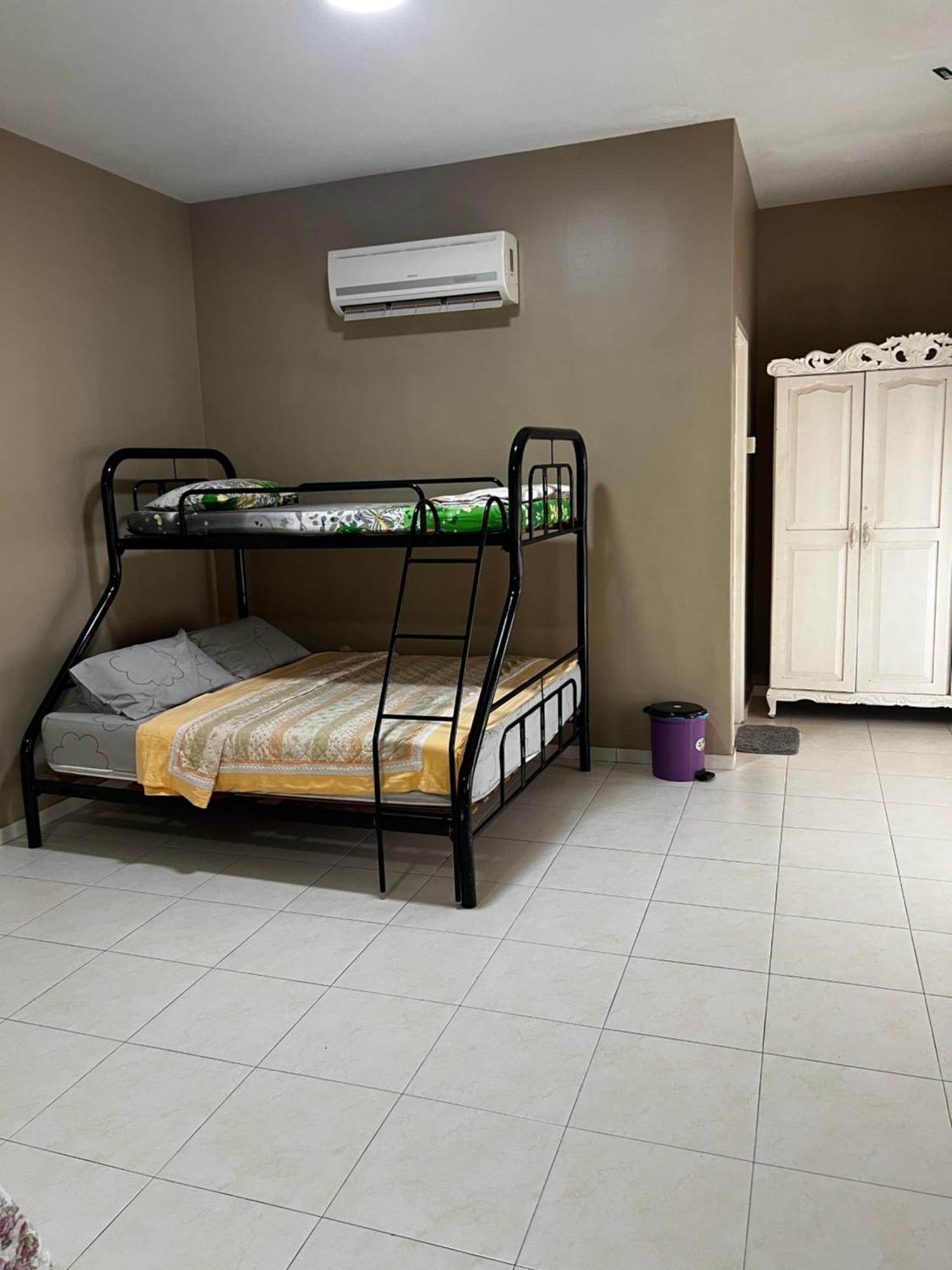 Homestay Melaka Executive ภายนอก รูปภาพ