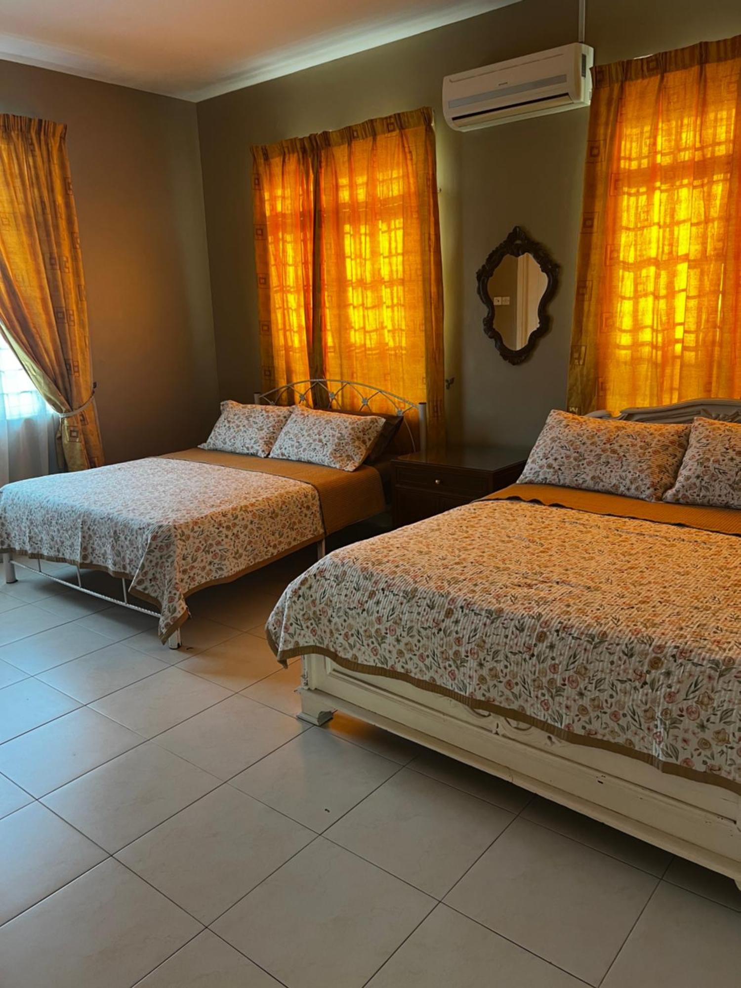 Homestay Melaka Executive ภายนอก รูปภาพ