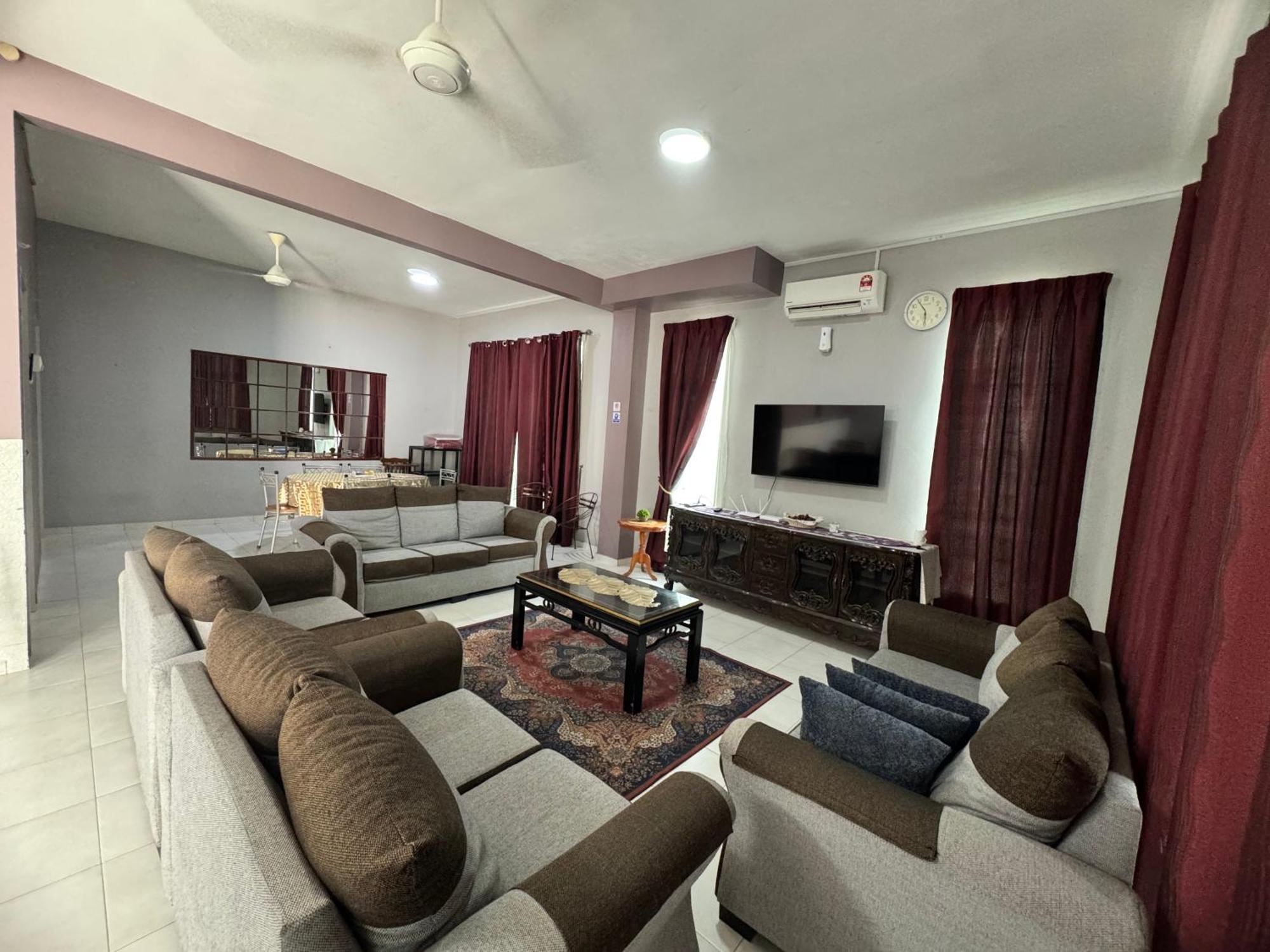 Homestay Melaka Executive ภายนอก รูปภาพ