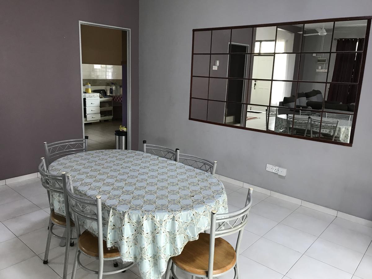 Homestay Melaka Executive ภายนอก รูปภาพ